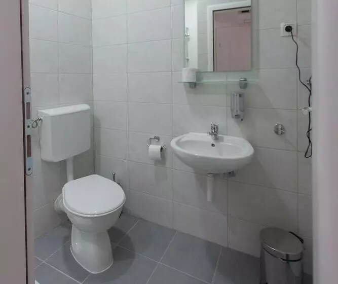 Fotos del hotel Guest House City Star:  6