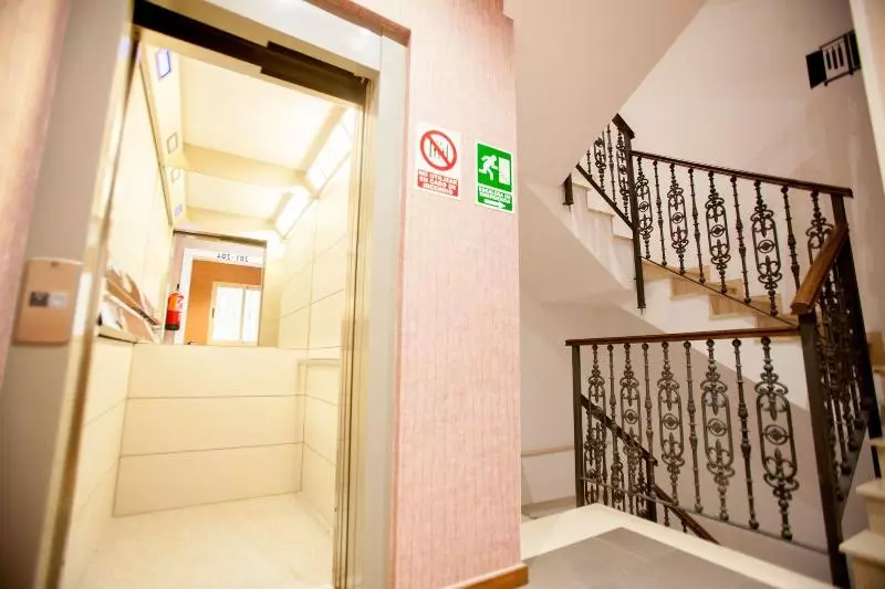 Fotos del hotel Host & Home:  3