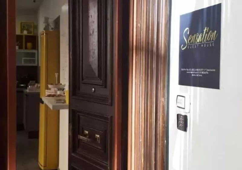 Fotos del hotel Sensation House:  11
