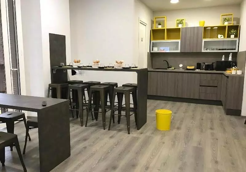 Fotos del hotel Sensation House:  2