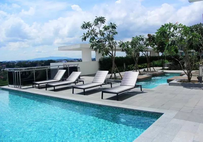 1 Tebrau Suites