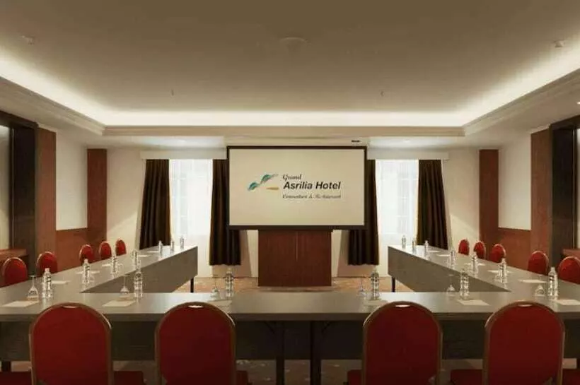 Fotos del hotel Grand Asrilia:  17