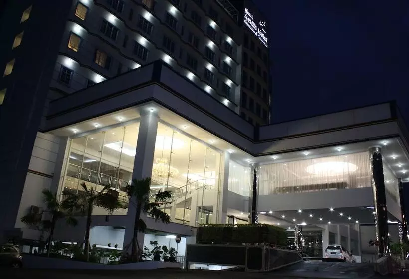 Fotos del hotel Grand Asrilia:  7