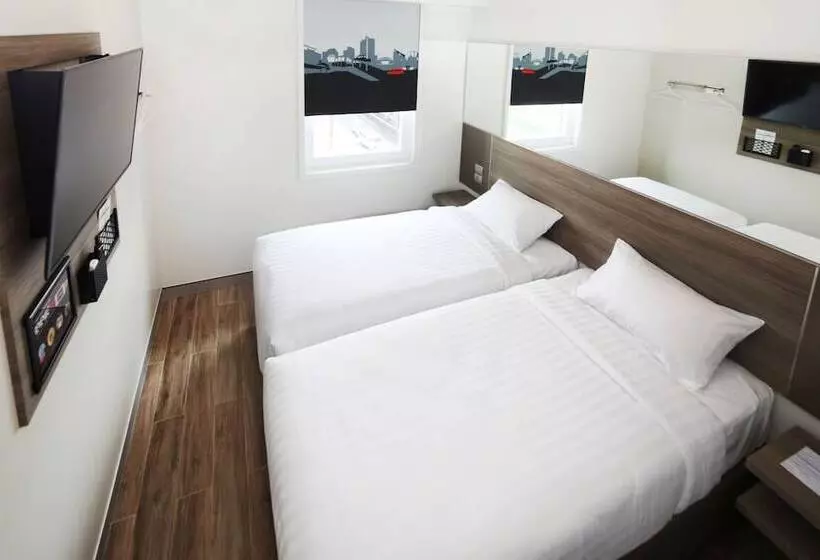 Fotos del hotel Red Planet Aurora Boulevard:  2