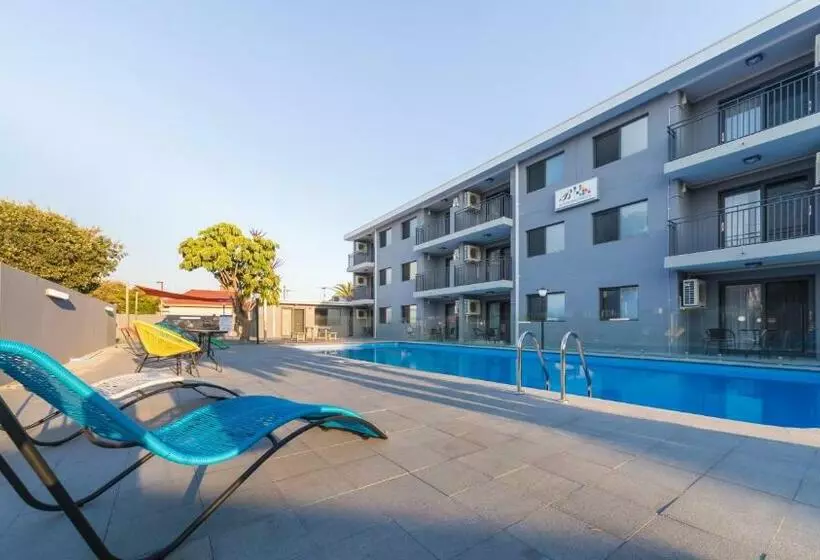 Batavia Apartments