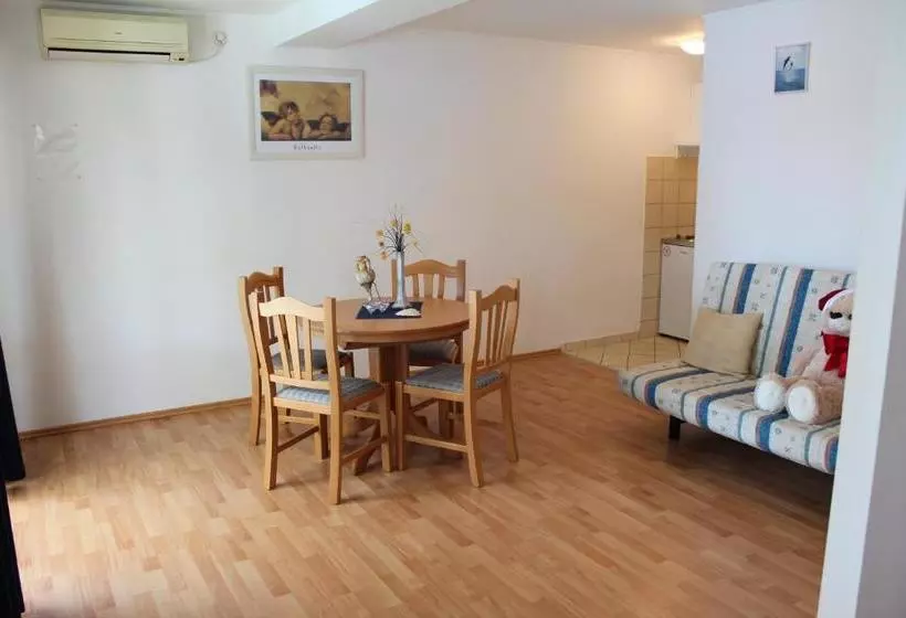 Fotos del hotel Apartments Lozica:  6