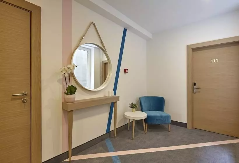 Fotos del hotel City Nest Modern & Cozy Suites:  2