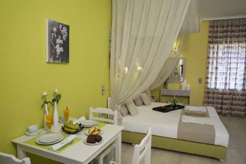 Fotos del hotel Elia Stalos Apartments:  8