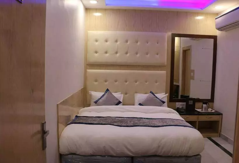 Fotos del hotel Check In Room Chuna Mandi:  5