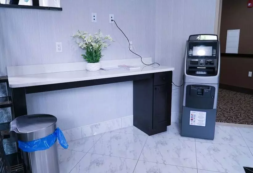 Fotos del hotel Mint Jfk Airport:  9
