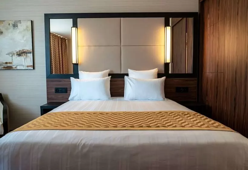 Fotos del hotel Nash Suites Airport:  1