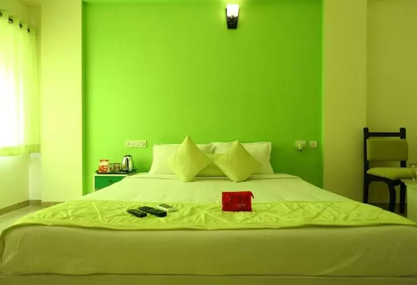 Fotos del hotel Oyo 2391 Greentree Serviced Apartment:  18