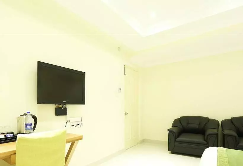Fotos del hotel Treebo Trip Sr Residency:  23