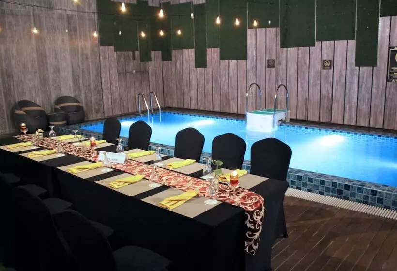 Fotos del hotel @hom Premiere Gkb Gresik:  16