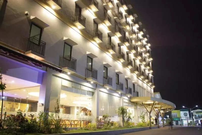 Fotos del hotel @hom Premiere Gkb Gresik:  21