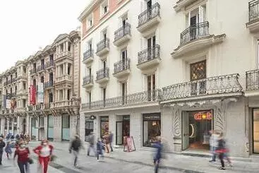 Chic & Basic Dot - Madrid