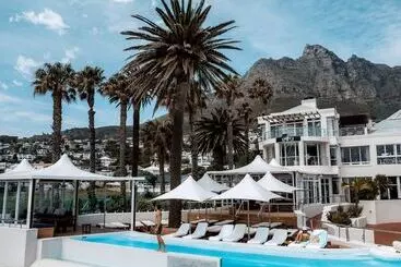 The Bay - Ciudad del Cabo