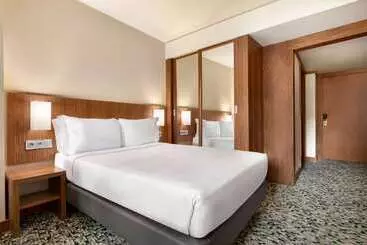 Ramada By Wyndham Lisbon - Lisboa