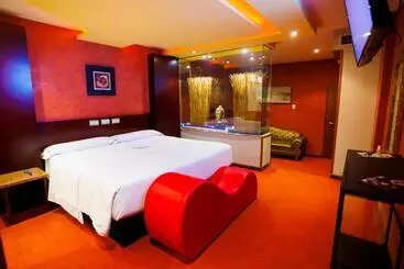 Motel Venus Valladolid - Villanubla