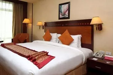 Ramada By Wyndham Hotel Riyadh - Riyadh