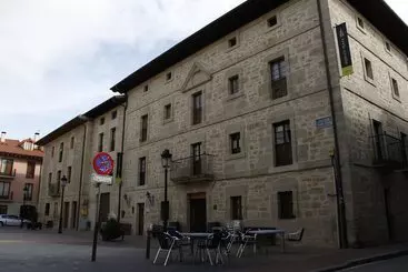 Arganzón Plaza - La Puebla de Arganzon