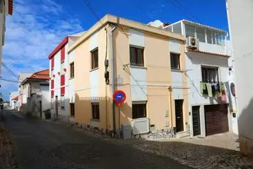 House In The Historic Area Of Lourinhã - Lourinha