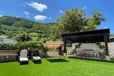 El Corro, Acogedora Casa Con Jardín En El Corazón De Cantabria - Cieza
