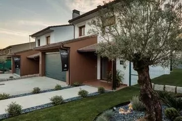 Yuhom, Casas Con Alma. Xacedos 3 - Perbes