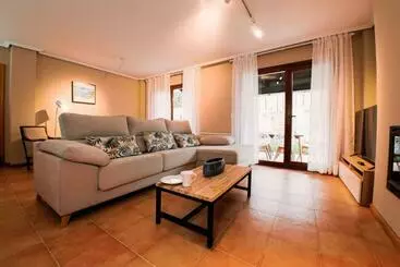 Yuhom, Casas Con Alma, Xacedos 1 - Perbes