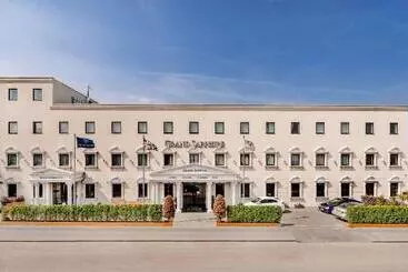 Grand Sapphire Hotel & Banqueting - Croydon