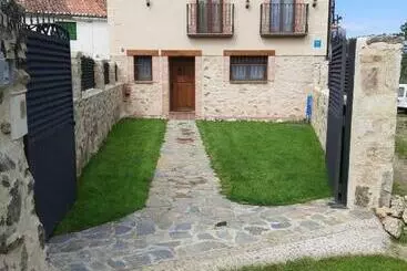 La Portada De Abajo - Gallegos