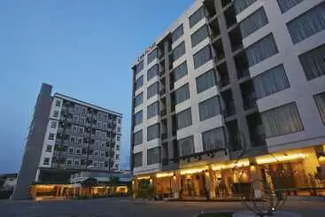 Leenova - Bangkok