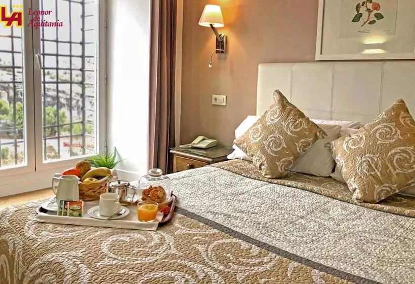 Fotos del hotel Leonor De Aquitania:  15