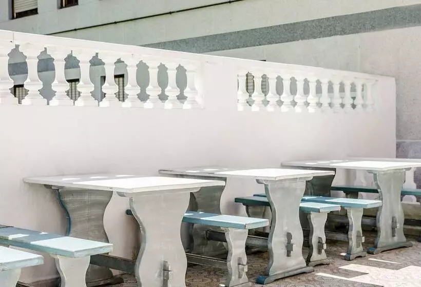 Fotos del hotel Surfances:  4