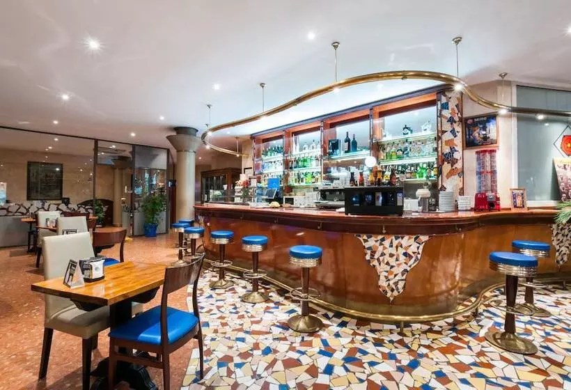 Fotos del hotel Gaudi:  11