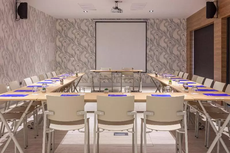 Fotos del hotel Macià Sevilla Kubb:  4