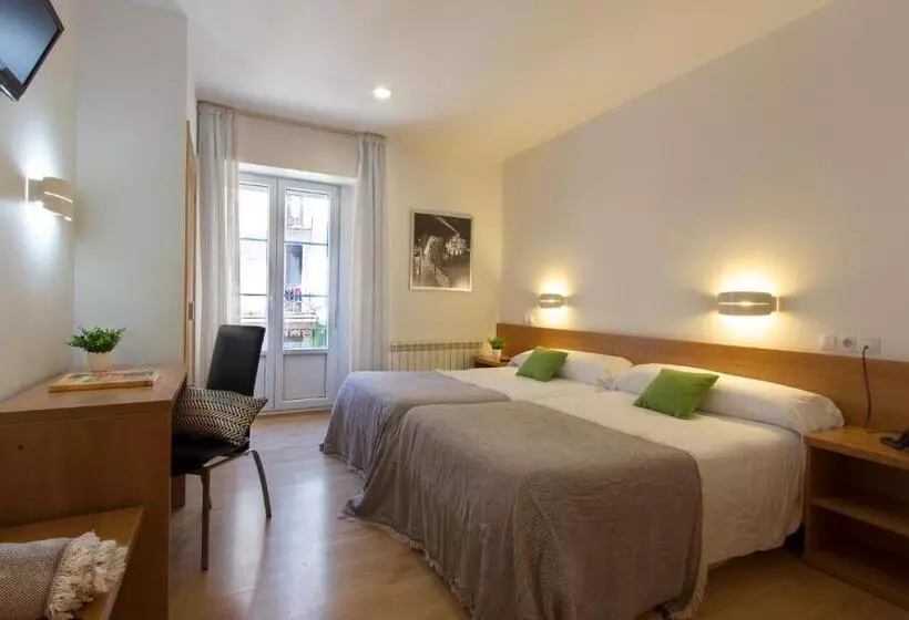 Fotos del hotel Hostal La Numantina:  11