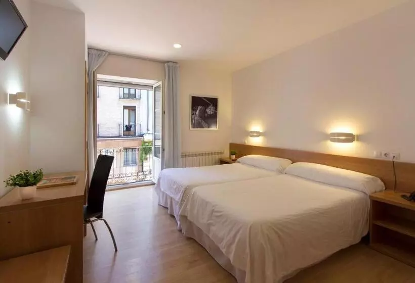 Fotos del hotel Hostal La Numantina:  3