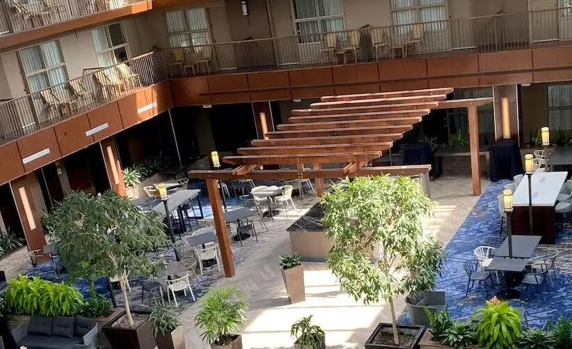 Fotos del hotel Delta Hotels By Marriott Calgary South:  5