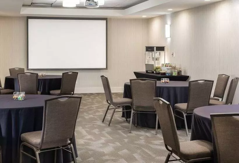 Fotos del hotel Delta Hotels By Marriott Calgary South:  4