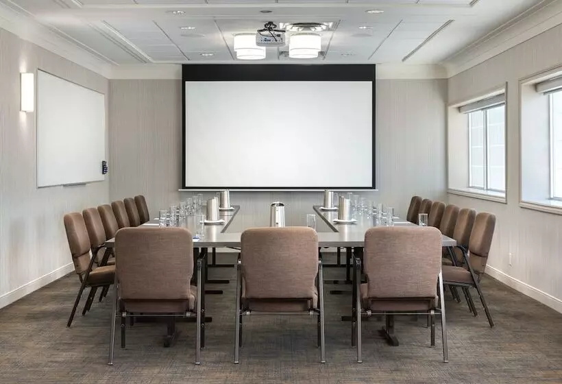 Fotos del hotel Delta Hotels By Marriott Calgary South:  10