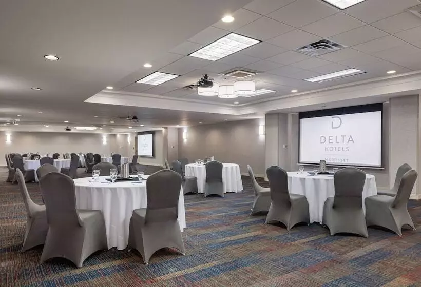 Fotos del hotel Delta Hotels By Marriott Calgary South:  12