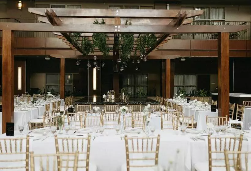 Fotos del hotel Delta Hotels By Marriott Calgary South:  9