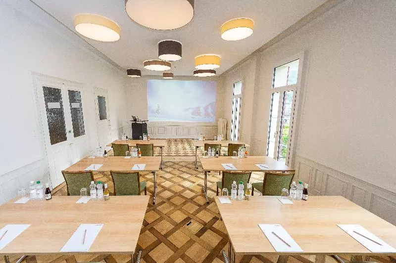 Fotos del hotel Bellevueterminus  Urban Lifestyle:  17