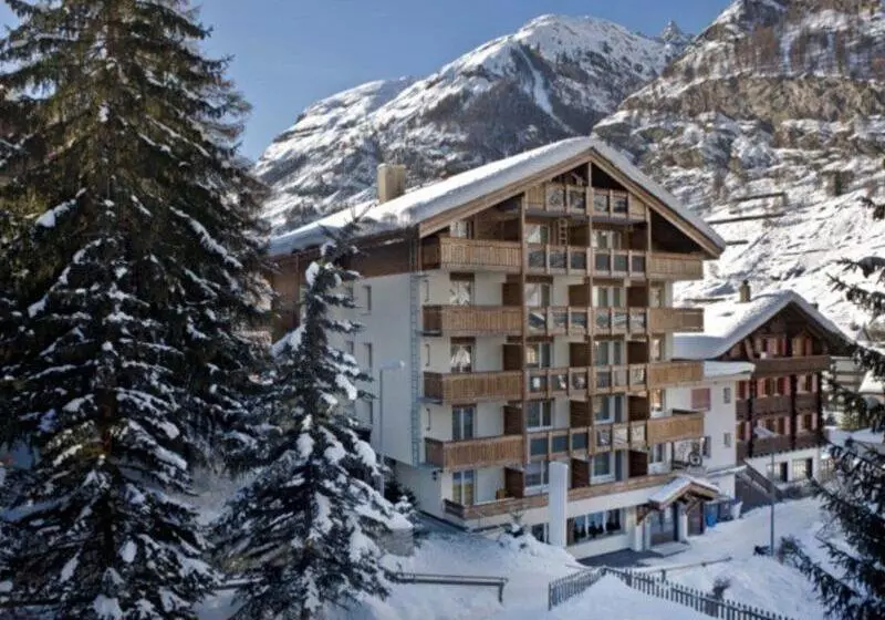 Fotos del hotel Holiday:  11