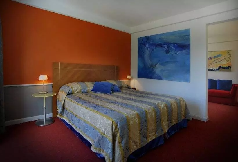 Fotos del hotel The New Midi:  9