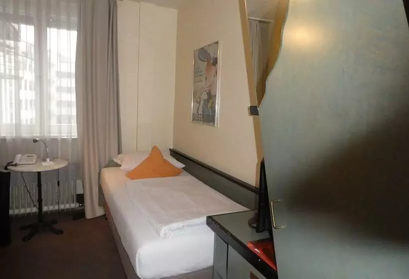 Fotos del hotel Monopol:  6