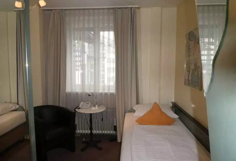 Fotos del hotel Monopol:  7