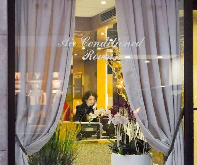 Fotos del hotel Fertel Etoile:  17