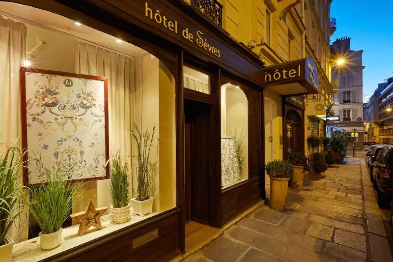 Hôtel De Sèvres